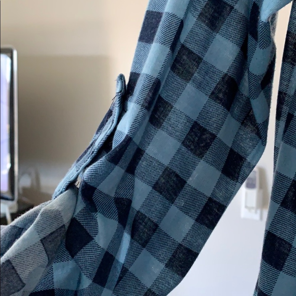 Cute ‘Flannel’ button down - Picture 3 of 3